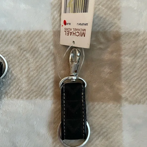 Michael Kors Black and Silver Key Holder - Picture 7 of 9